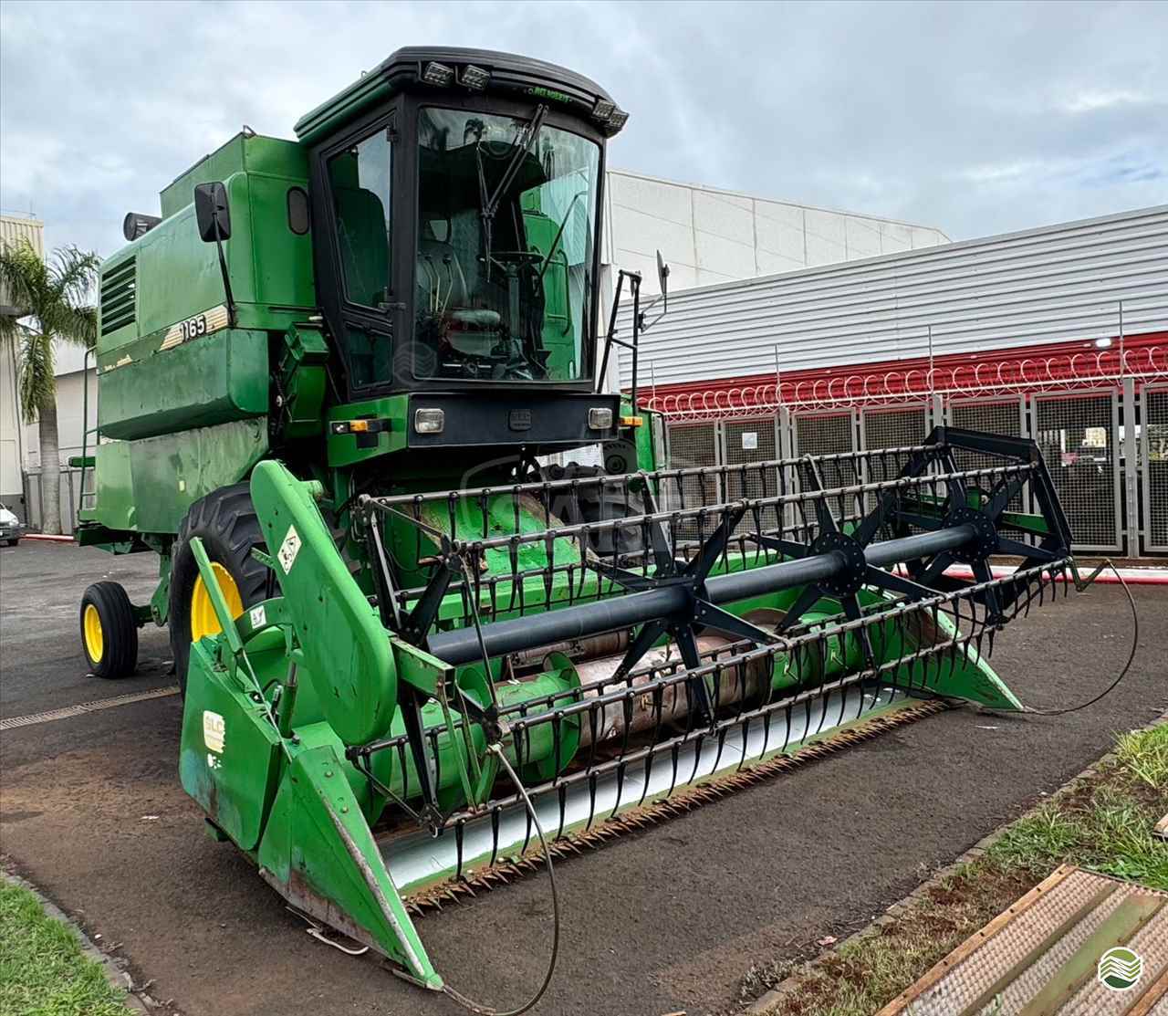 COLHEITADEIRA JOHN DEERE JOHN DEERE 1165 SARF Soluções Agrícolas UBERLANDIA MINAS GERAIS MG
